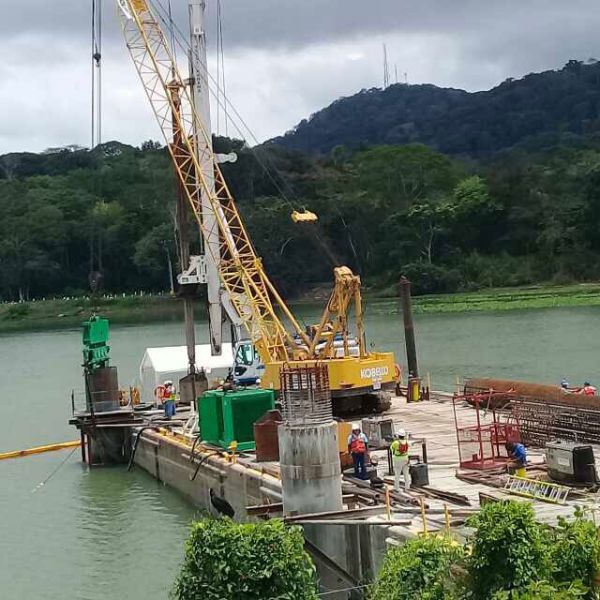 Puente sobre el Río Chagres