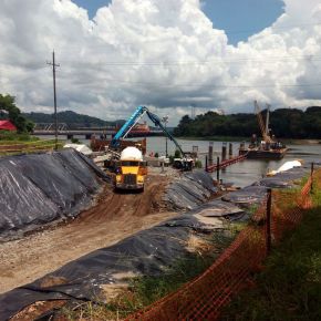 Puente sobre el Río Chagres