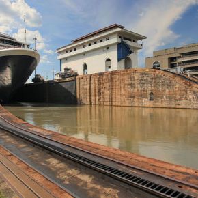 Reparación de Base de Esclusa de Miraflores